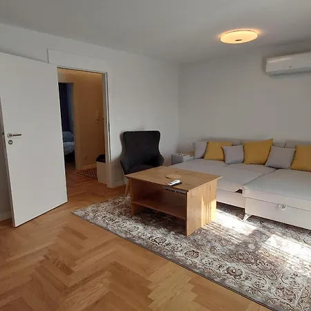 Boleslawiec Apartment *
